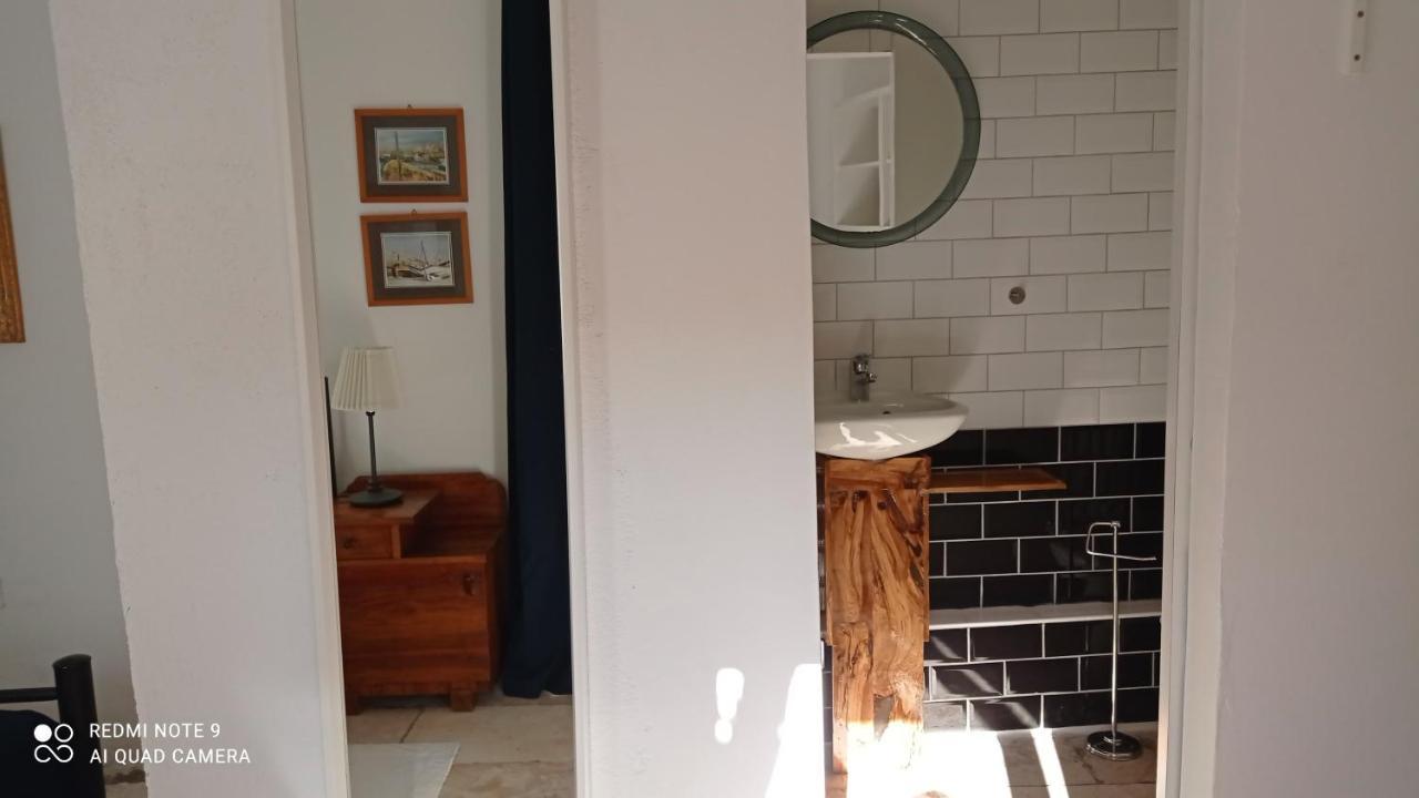 Charming Two-Bed Apartment Orange Garden Sutivan Exteriör bild